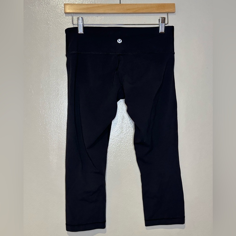Lululemon athletica Womens Capri Black Leggings Size 6